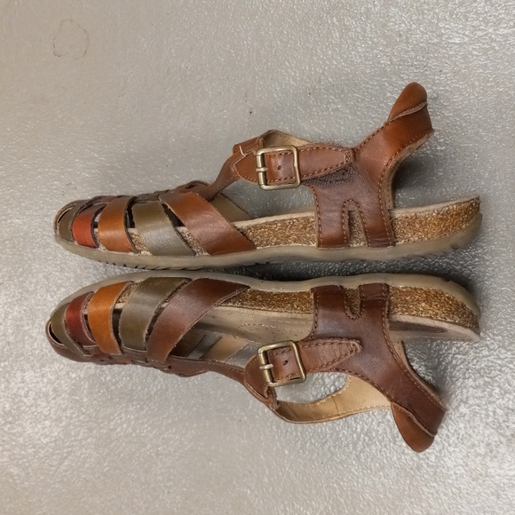 Earth Orgins by Earth Multicolored  Velcro Strap Sandals - Picture 8 of 9